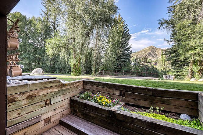1st image of 1061 W Beaver Creek Blvd #1