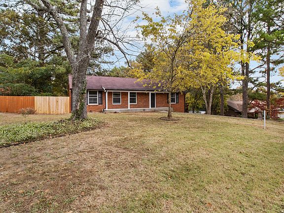 3rd image of 1295 Hillwood Dr