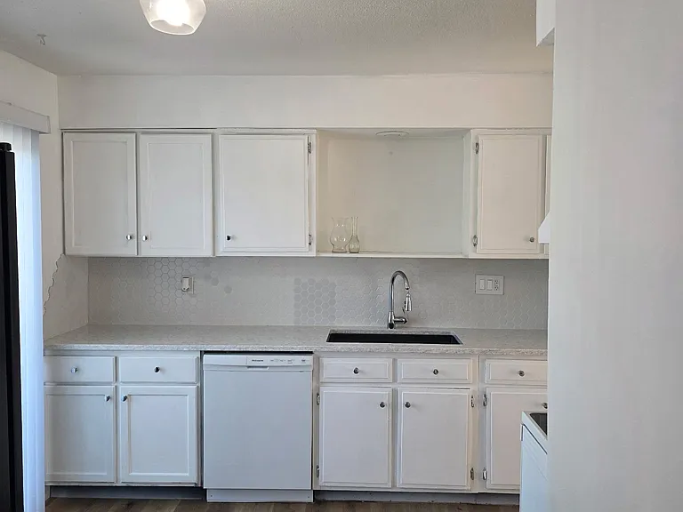 11260 College Ave — Photo 16