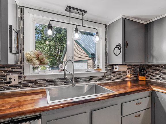5th image of 683 Waterford Road