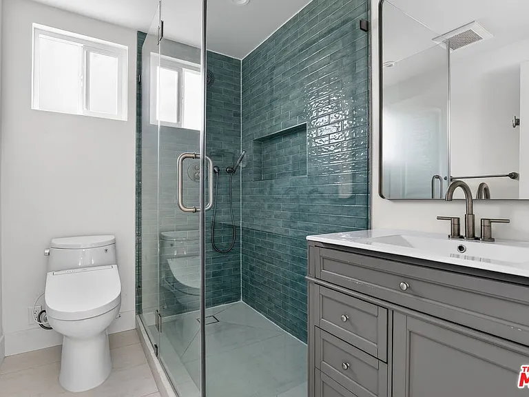 4186 Regal Oak Dr — Photo 28