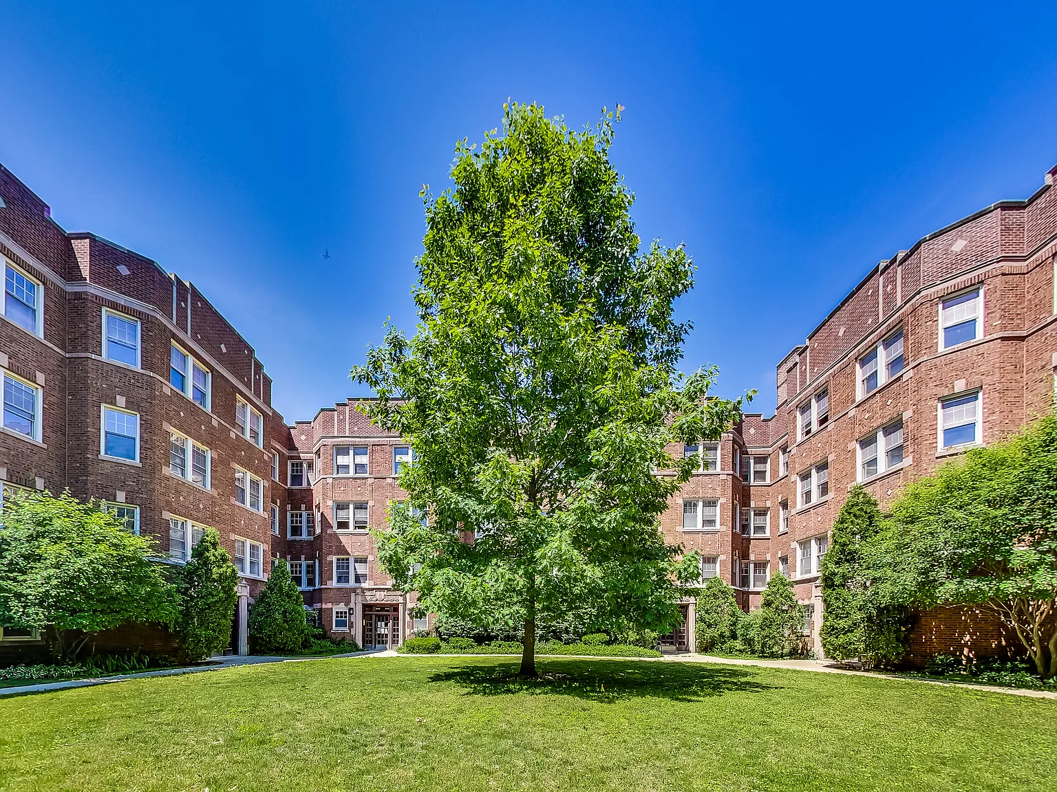 Pleasant Court — Photo 1