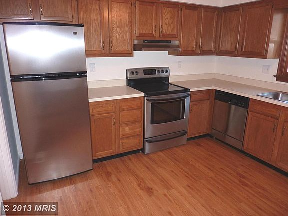 4th image of 246 Overlook Ct