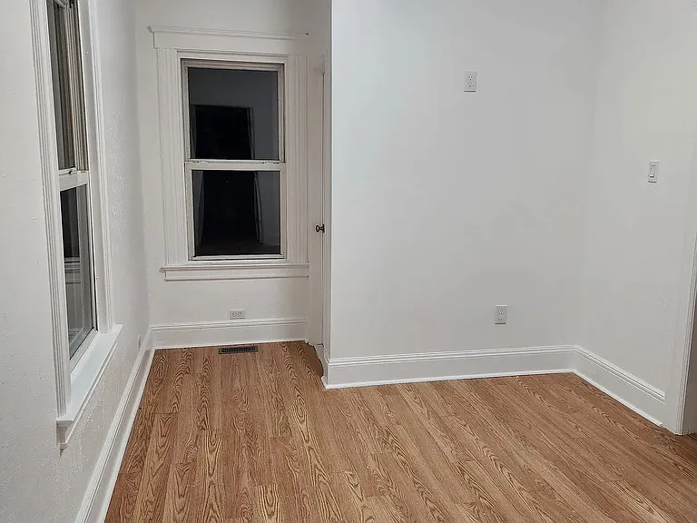 100 Winslow Pl — Photo 3