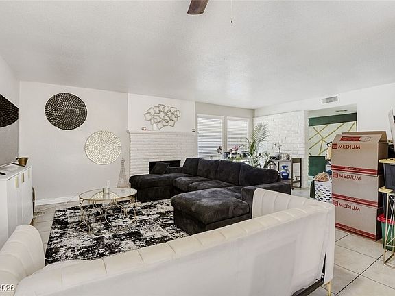 3rd image of 2765 Heritage Ct