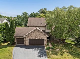 2478 Timber Ct E, Maplewood, MN 55119