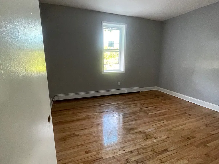 138-140 Clinton Ave #2R — Photo 5
