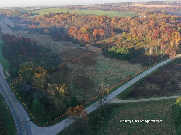 1315 County Rd S, Mount Horeb, WI 53572