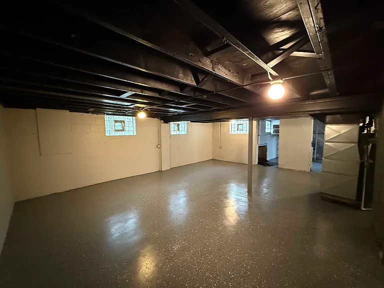 351 Clyde Ave — Photo 29