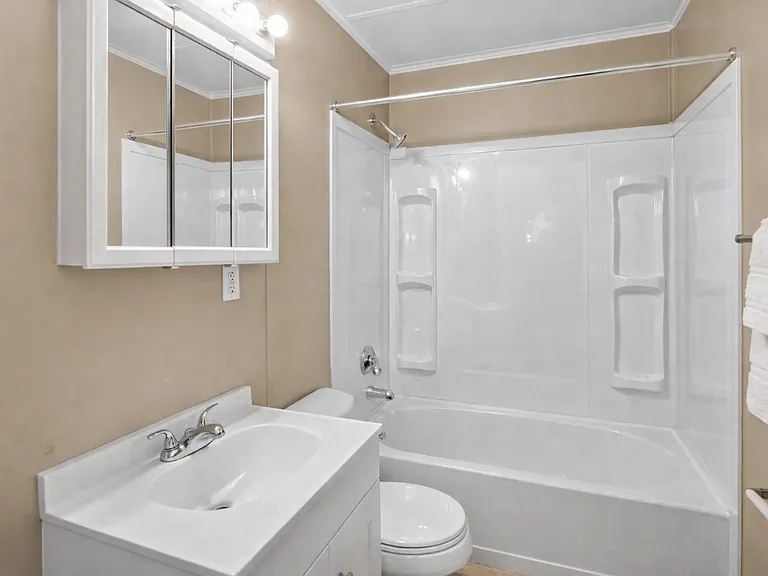 2343 Saint Peter St — Photo 7
