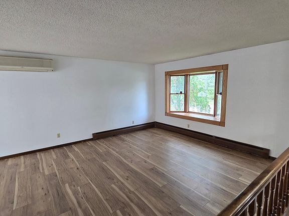 5th image of 811 Sunset Dr