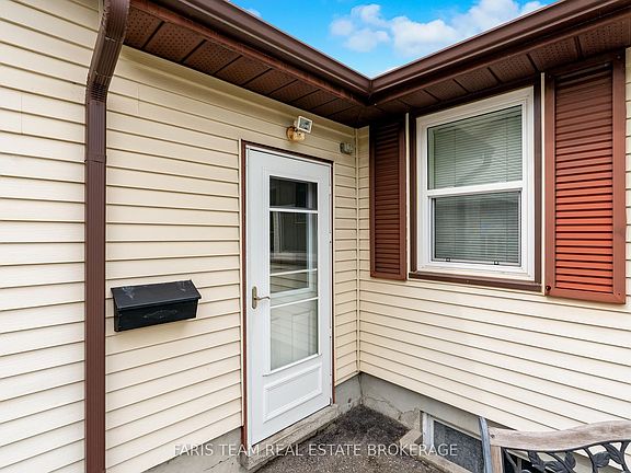 5th image of 207 Warnica Rd