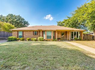 217 NE Rosamond St, Burleson, TX 76028