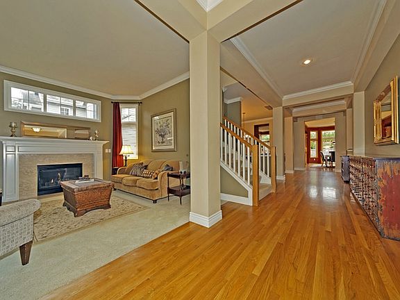 4th image of 20575 NE 31st St