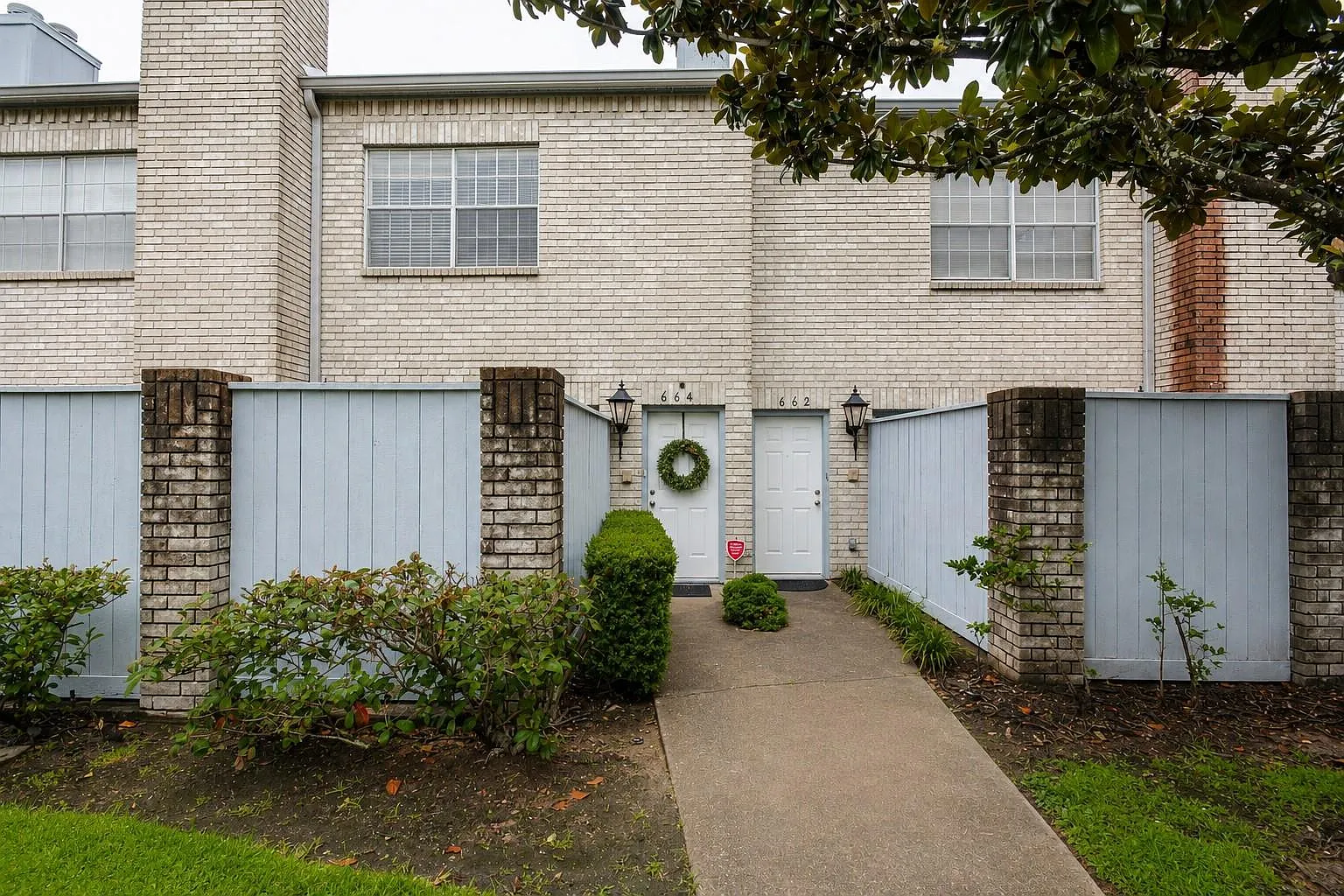 2 bed, 2.5 bath, 1740 sqft, $2,050 — Photo 2