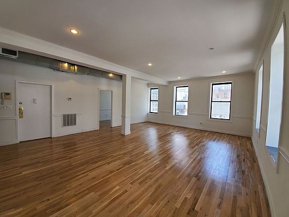 2nd image of 44 Willoughby St #3