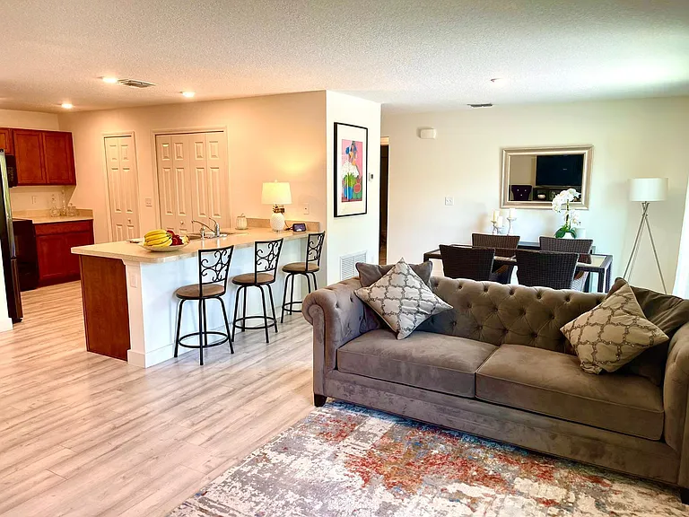 1348 SE Bayharbor St — Photo 10