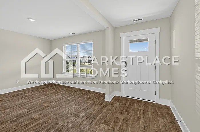5 bed, 3.0 bath, 2511 sqft, $2,400 — Photo 2