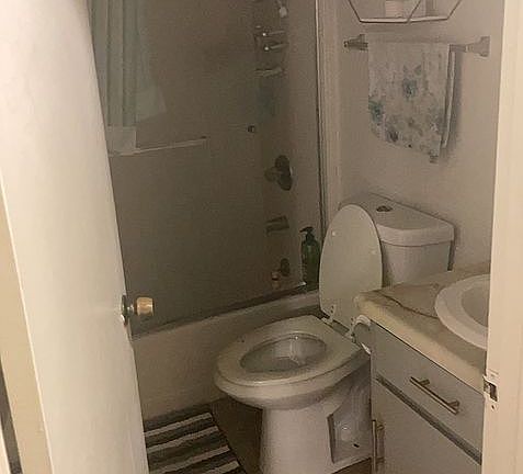 2nd image of 2329 San Joaquin St APT 5