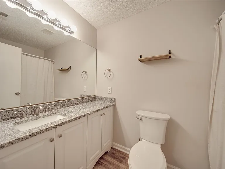 1052 Churchill Downs Ct #I — Photo 39
