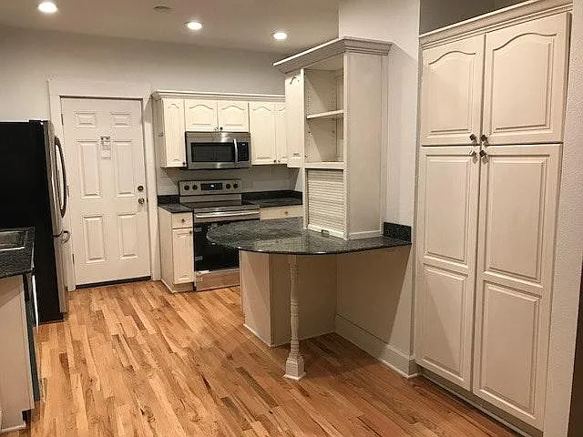 2706 N Stowell Ave — Photo 3
