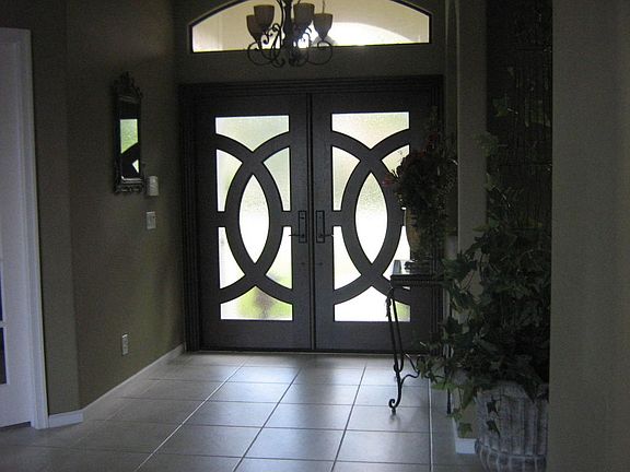 3rd image of 1130 Lakeshore Dr