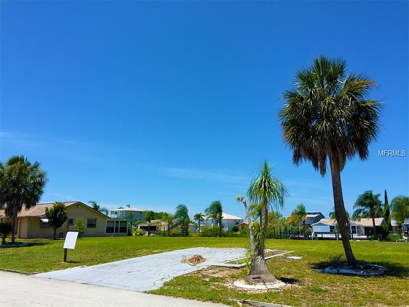 2nd image of 15615 Donzi Dr