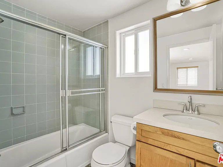115 Galleon St #A — Photo 32