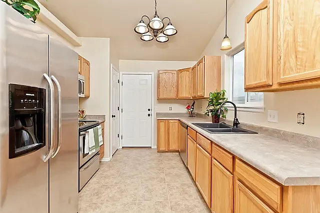 471 Gunnison Way — Photo 2
