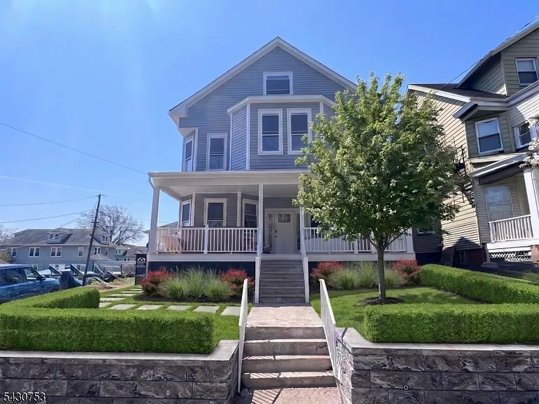 14 Nye Ave #1 — Photo 11
