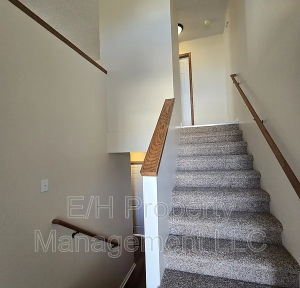 4462 S Elizabeth Ave — Photo 3