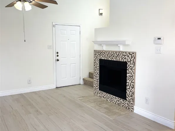 352 W Harwood Rd APT B, Hurst, TX 76054