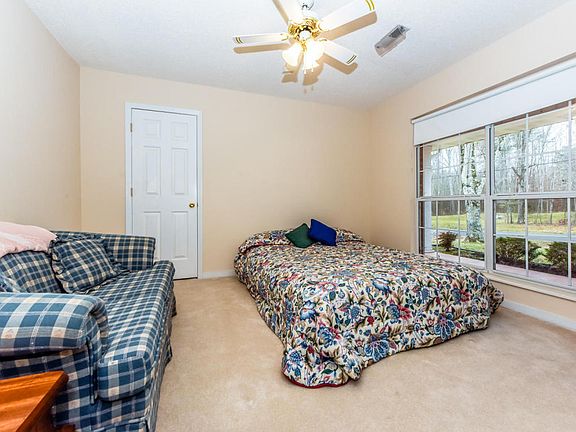 3rd image of 2436 Dublin Dr