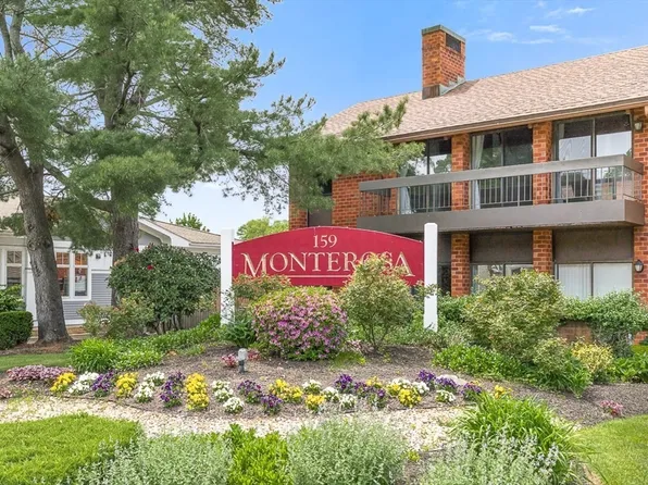 159 Main St APT 11C, Stoneham, MA 02180