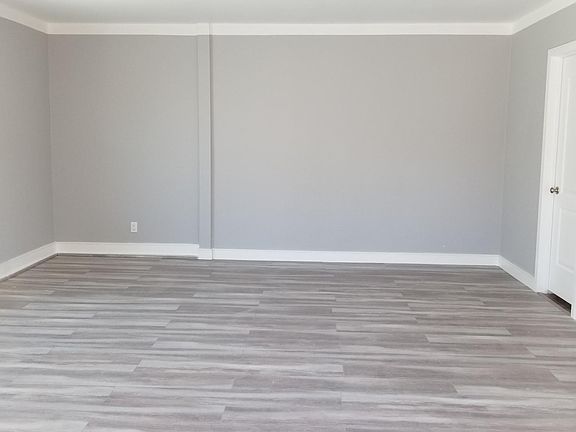 4th image of 6728 Simpson Ave