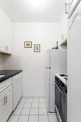Sold by Real Direct | media 6