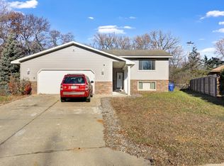 6 Clover Ct, Saint Cloud, MN 56301