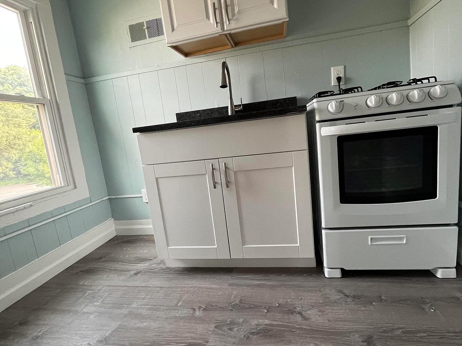 1 bed, 950 sqft, $1,175 — Photo 2