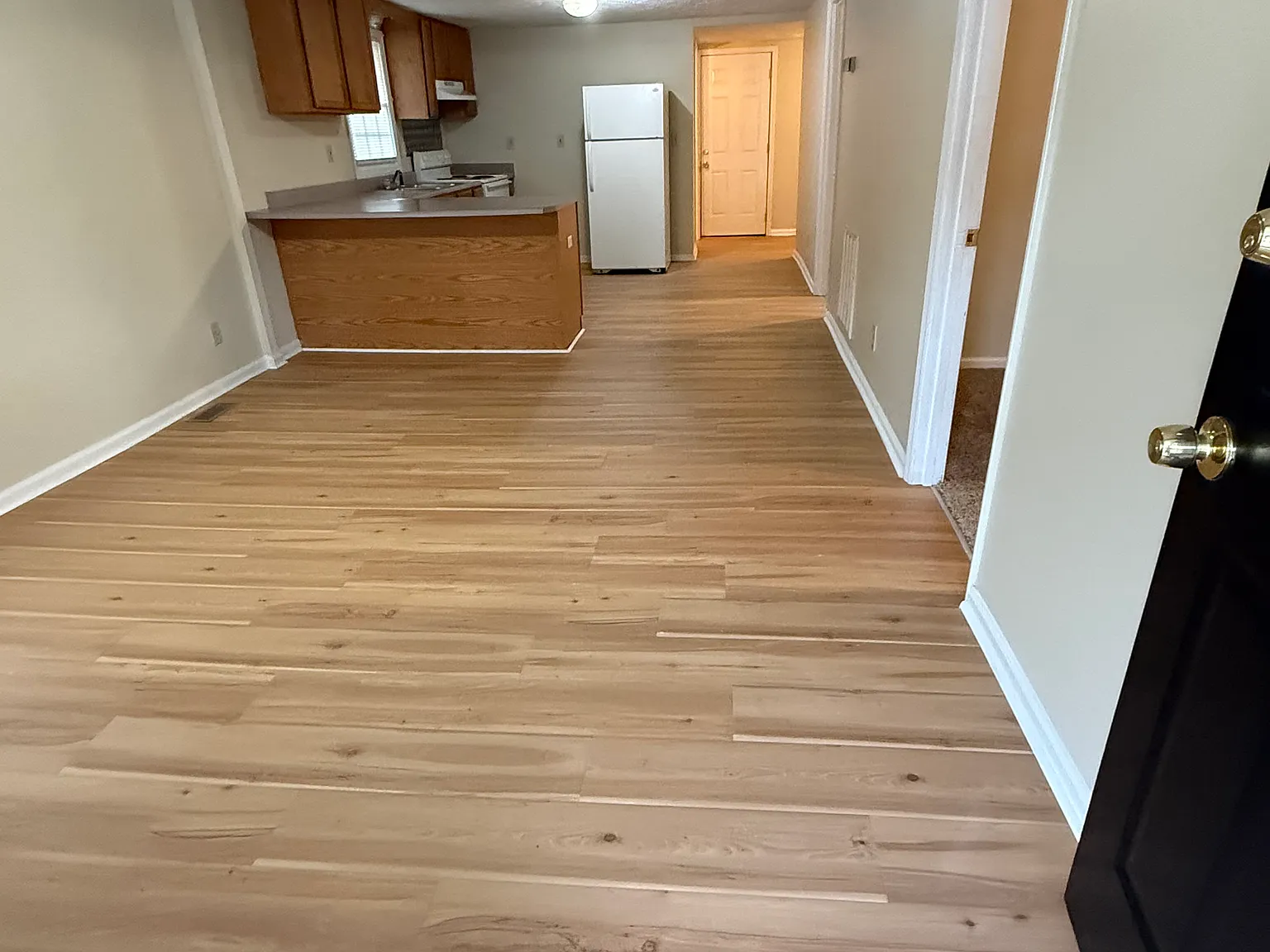 2 bed, 900 sqft, $1,200 — Photo 2