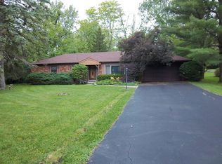 17W188 Hillside Ln, Willowbrook, IL 60527