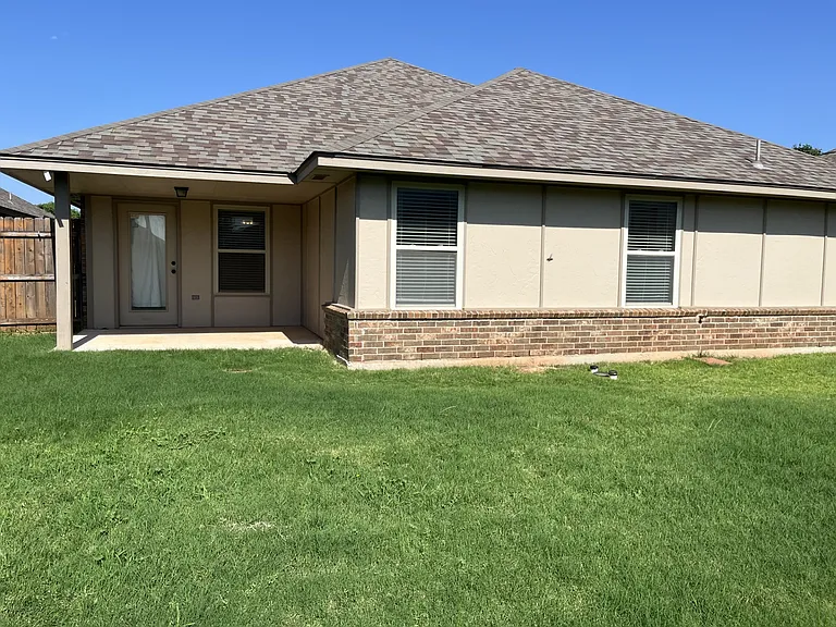 17612 Black Hawk Dr — Photo 26