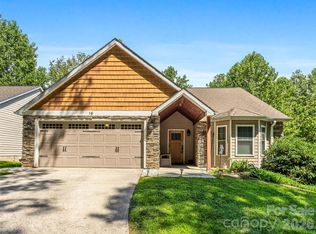 16 Jennlynn Dr, Arden, NC 28704