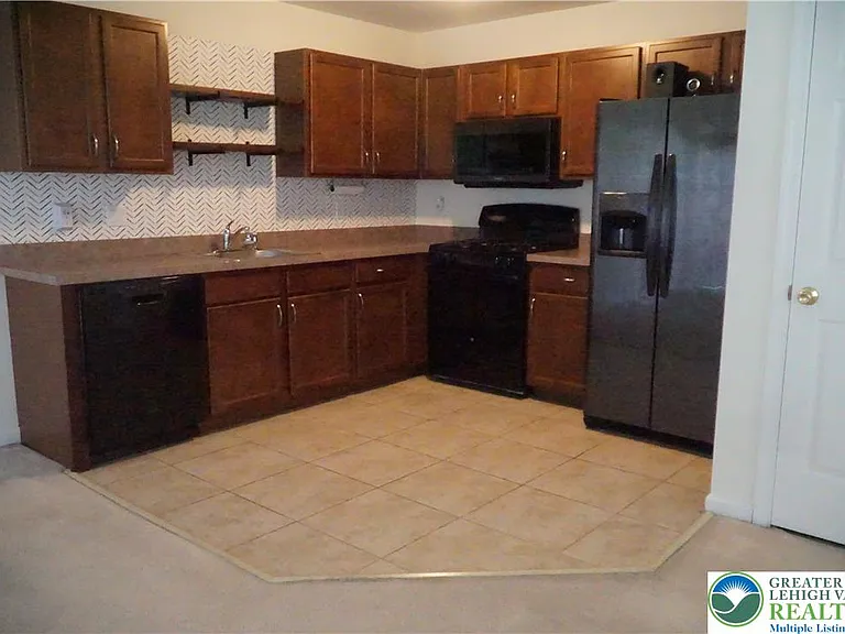 737 Trout Creek Ln — Photo 9