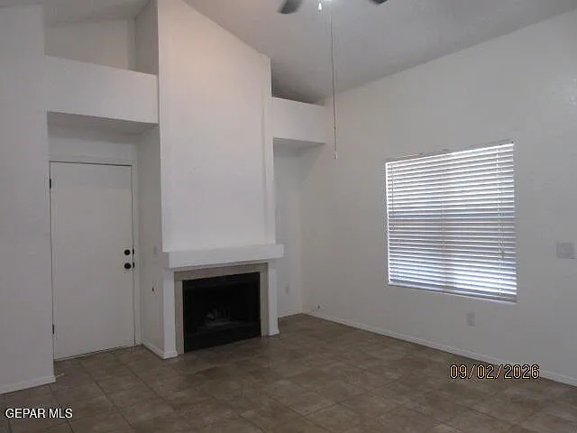 2 bed, 2.0 bath, 996 sqft, $1,300 — Photo 4