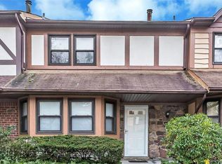 6 Cold Harbour Lane, Woodbury, NY 11797