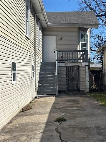 Building Photo - 2115 Mandeville St