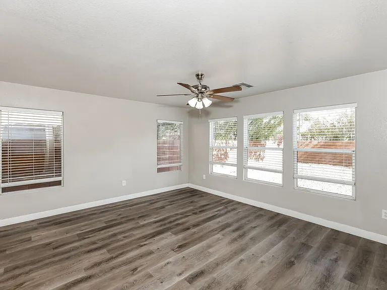 2420 Cockatoo Dr — Photo 7