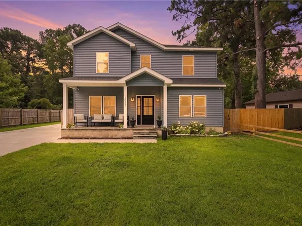 1853 S Streamline Dr, Virginia Beach, VA 23454