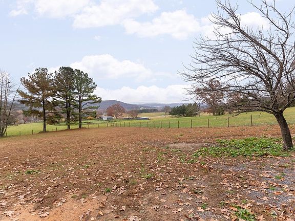 3rd image of 193 Maury Hills Dr