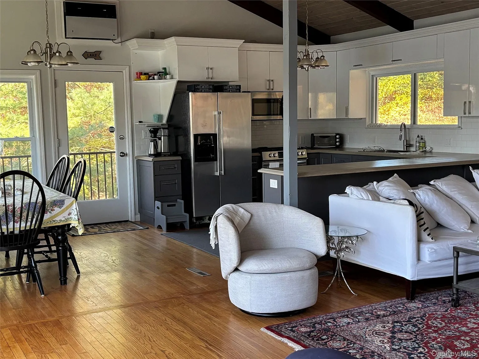 3 bed, 2.5 bath, 1350 sqft, $6,000 — Photo 3